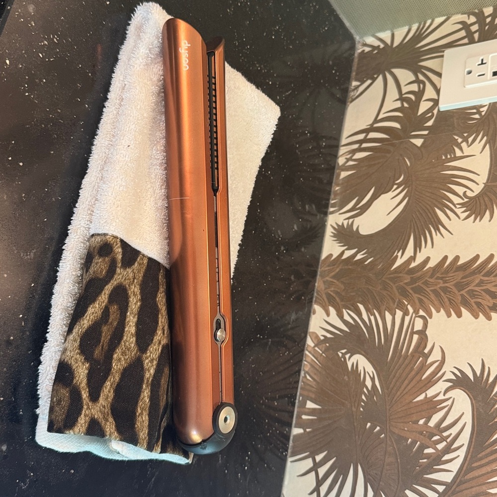 Dyson Copper Flat Iron with Charger